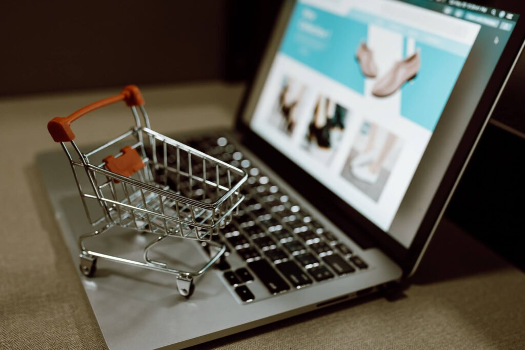 Ce este un magazin online și cum funcționează în practică